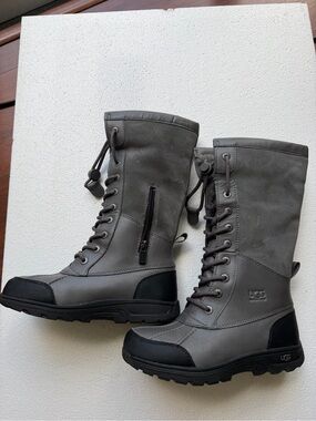 UGG Girls Tall Lace-Up Winter Boots in Gray
